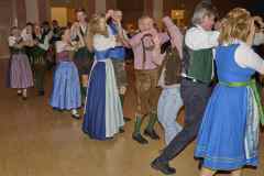 Kathreintanz 2022, Marschierbairischer, Fenster, Garde der Stadt Bad Ischl